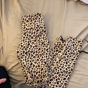 Ryderwear Scrunch Butt Leopard Leggings